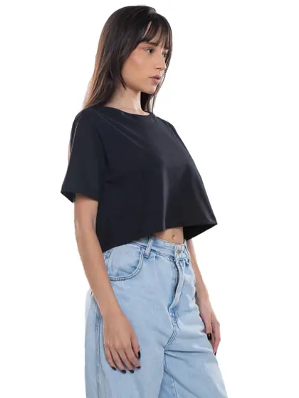 Cropped personalizado com a estampa da sua marca, produzido pela Gubo